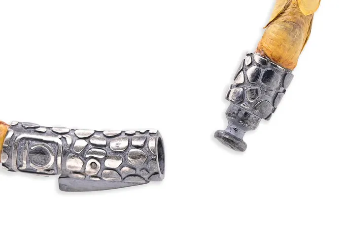 Bracelets Albert Hern Bracelet LivingSkull Men Stingray Leather Two TRex Skulls