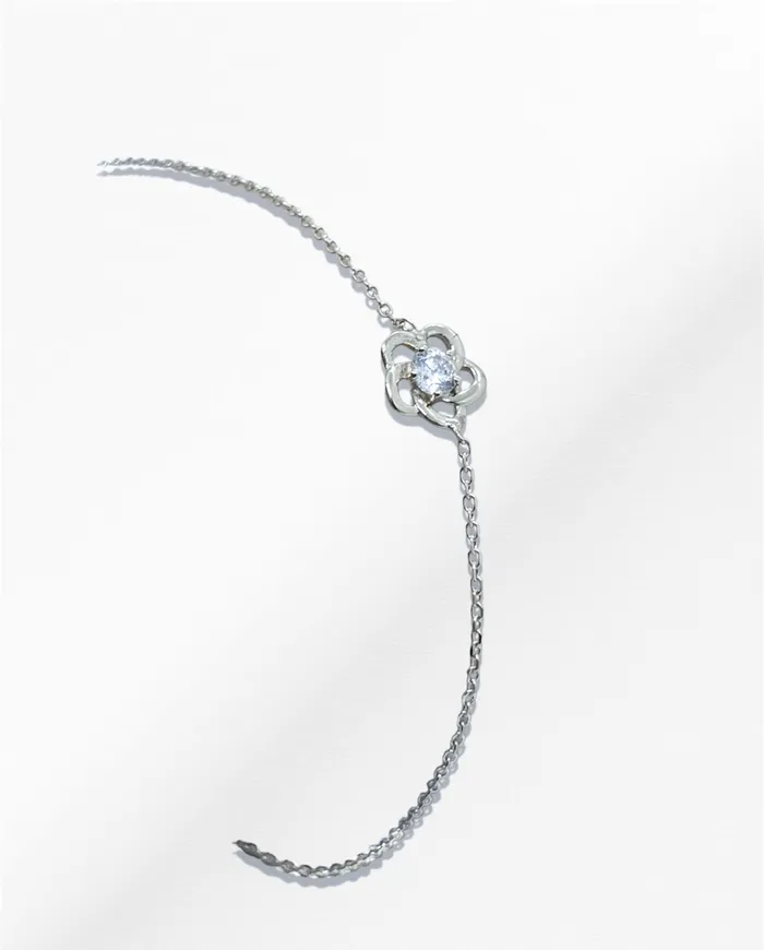JCM DESIGN JEWELRY Bracelets 14K 010ct tw Flower Bracelet with Diamond