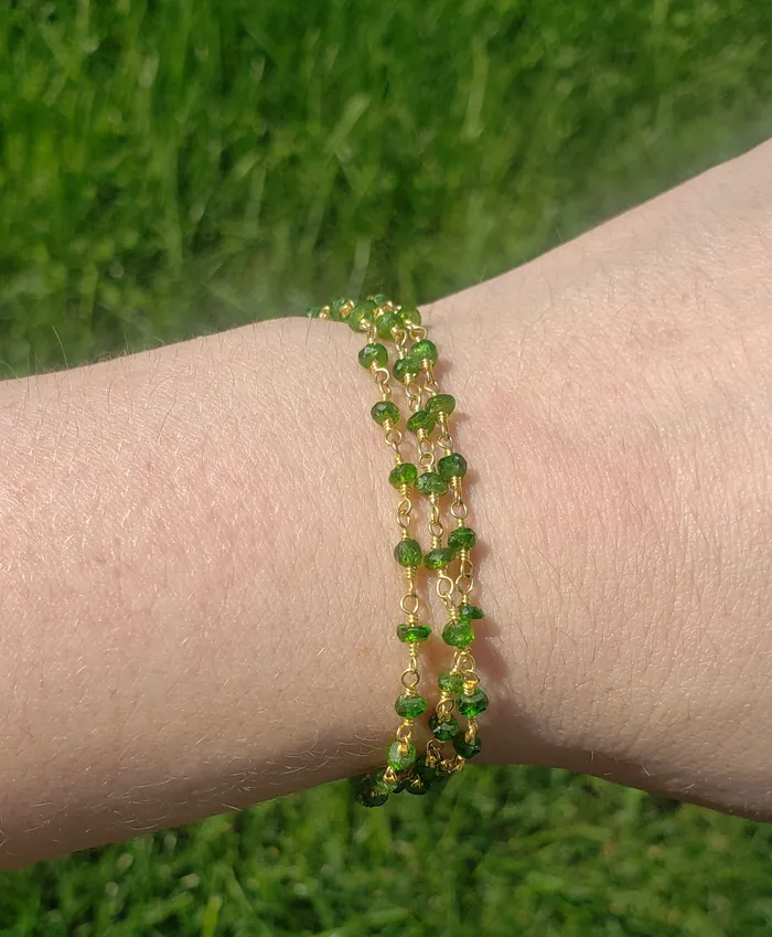 Bracelets AVF AVF Gold Filled Chrome Diopside Moss Aqua Peridot Kyanite Quartz Triple Strand Beaded Bracelet SI3658 Bracelets AVF AVF Gold Filled Chrome Diopside Moss Aqua Peridot Kyanite Quartz Triple Strand Beaded Bracelet SI3658