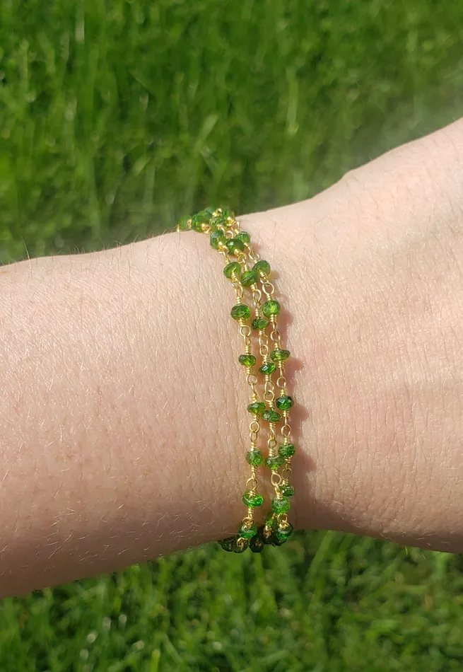 Bracelets AVF AVF Gold Filled Chrome Diopside Moss Aqua Peridot Kyanite Quartz Triple Strand Beaded Bracelet SI3658 Bracelets AVF AVF Gold Filled Chrome Diopside Moss Aqua Peridot Kyanite Quartz Triple Strand Beaded Bracelet SI3658