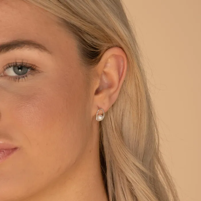 Earrings Camile Stone Floating Pearl Circular Stud Earrings Earrings Camile Stone Floating Pearl Circular Stud Earrings