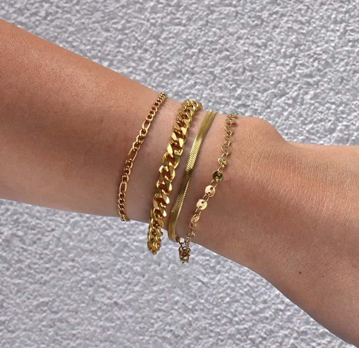 MICHELLE GOLD DISC CHAIN BRACELET Mai Dsire Bracelets