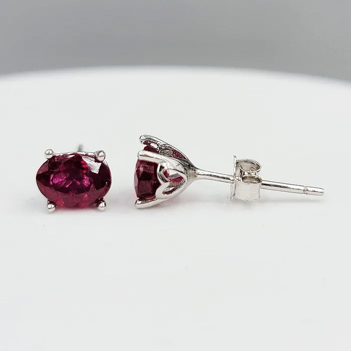 Uniquelan Jewelry Earrings Authentic Oval Garnet Heart Earrings Uniquelan Jewelry Earrings Authentic Oval Garnet Heart Earrings